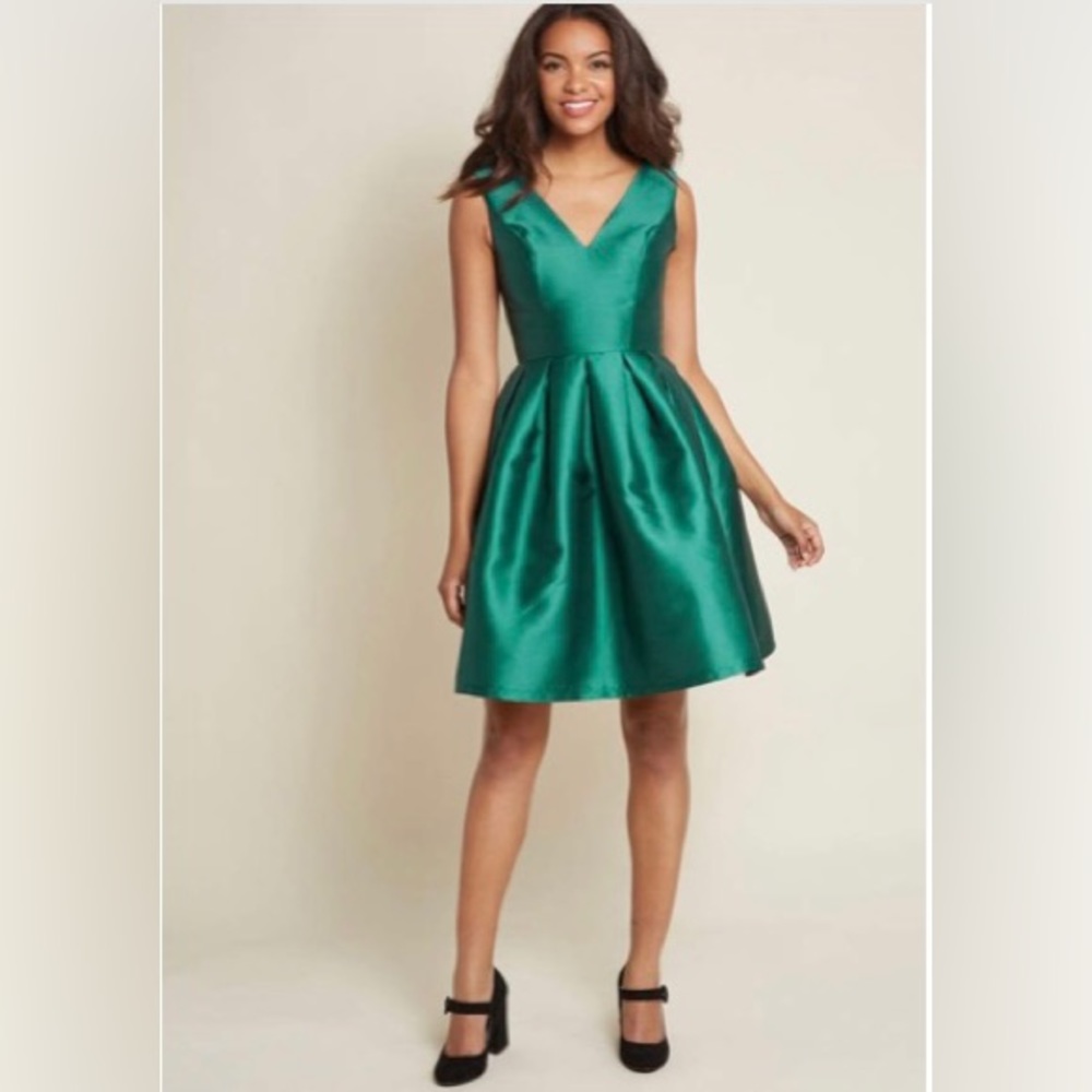 NWT Chi Chi London | Sweetly Celebrated Emerald Fit & Flare Dress Size 16